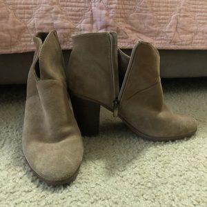 Vince Camuto booties. Women size 9. Gently used.